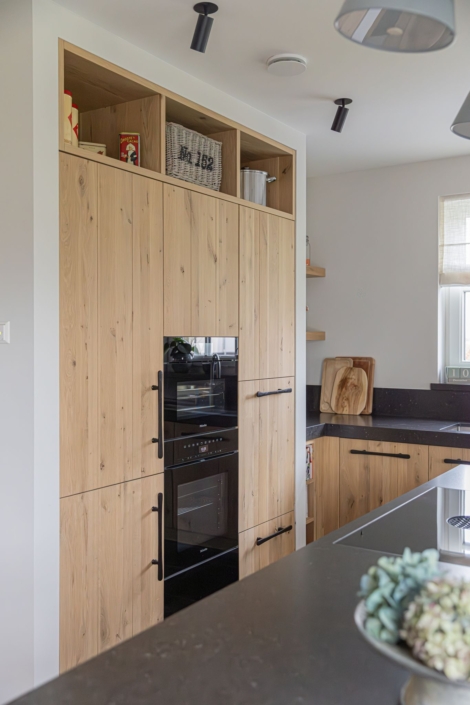Landelijke eikenhouten keuken op maat