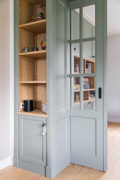 Landelijke eikenhouten interieurs op maat - en suite deuren en kasten op maat