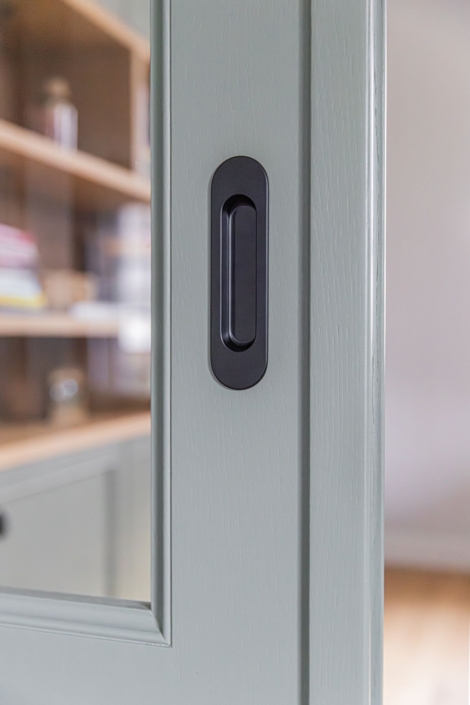 Landelijke eikenhouten interieurs op maat - en suite deuren en kasten op maat