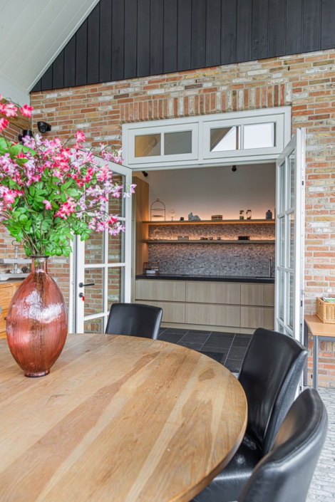 Landelijke eikenhouten interieurs op maat - bijkeuken