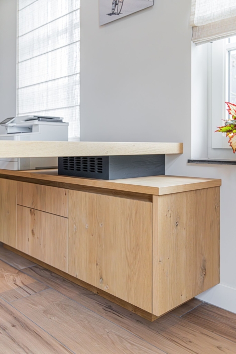 Landelijke eikenhouten interieurs op maat &ndash; kantoorinrichting, ontwerp en realisatie